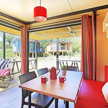 3 Etoiles - Piscine - Eeigai