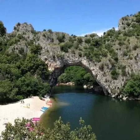 3 Etoiles - Piscine - Eeigai Darbres
